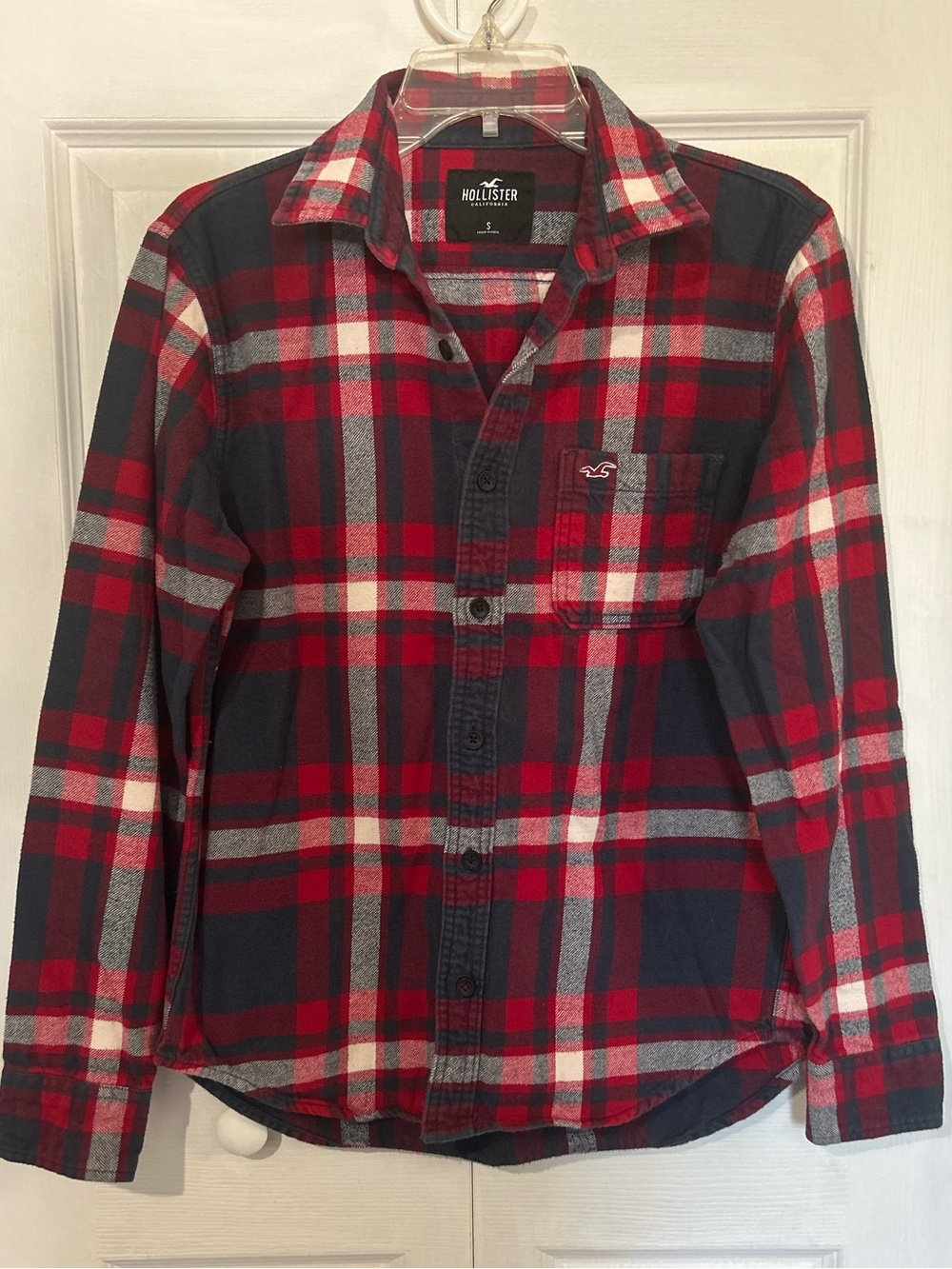 Hollister red navy and white Plaid Button-Down Shirt size size S